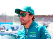 雷火电竞网站-阿斯顿马丁力克雷诺车队，阿隆索惊艳四座