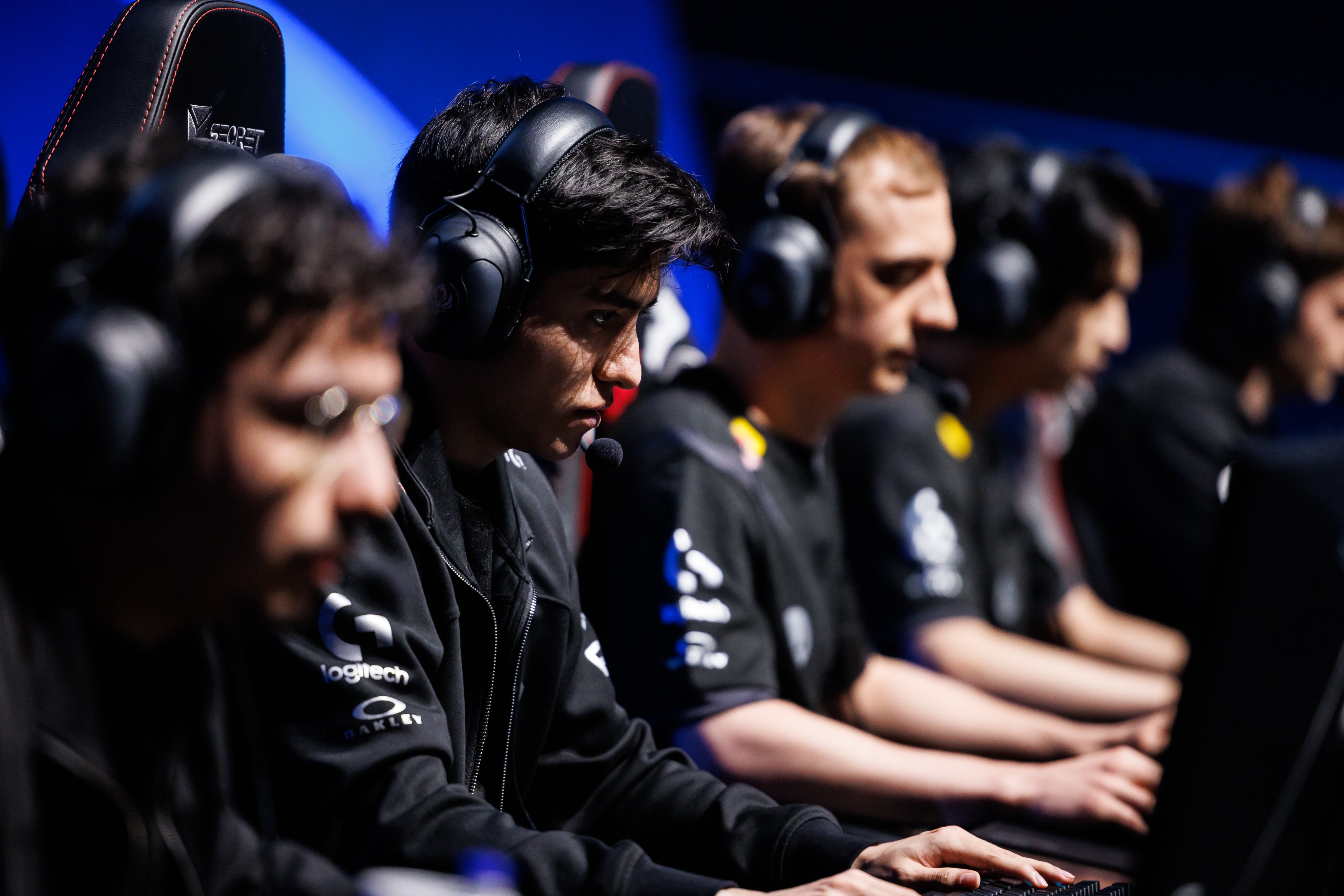 T1绝杀C9，Hanssama成为全场焦点小组赛2:1（釜山）