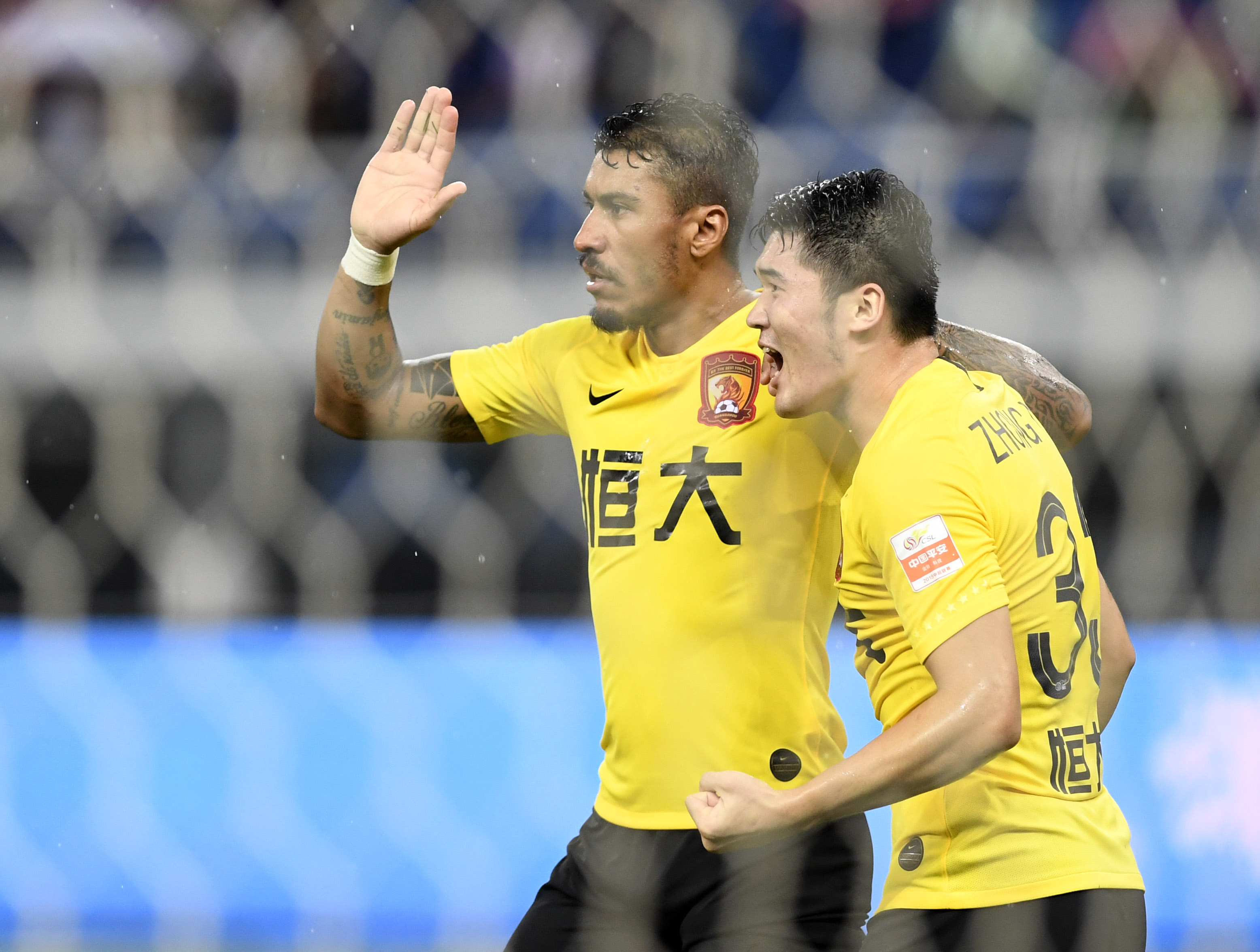 广州恒大主场获胜,稳固领先优势的简单介绍 广州恒大主场获胜,稳固领先优势的简单介绍