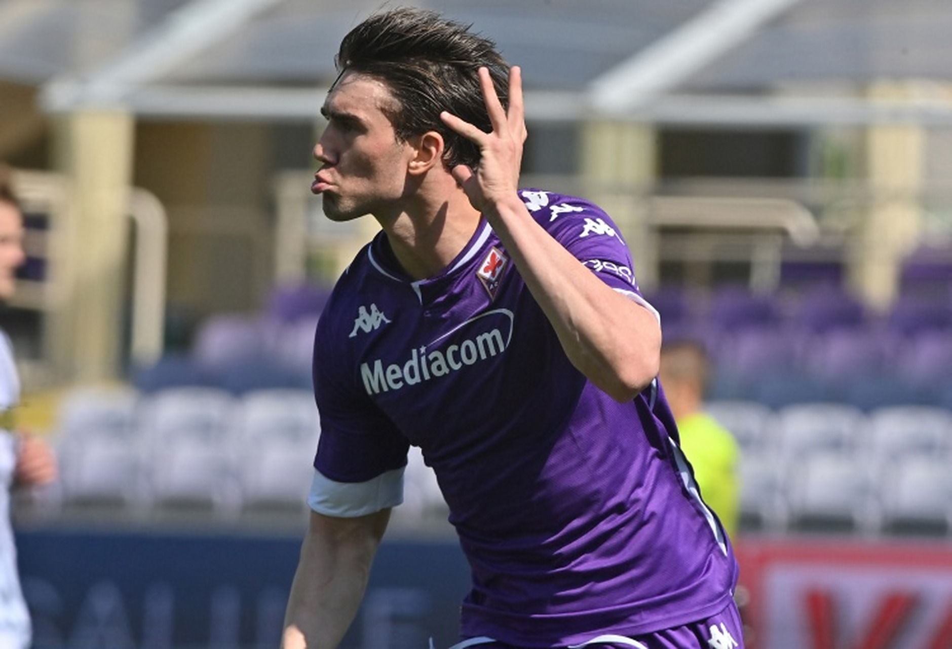 意大利前锋罗西尼在比赛中展现进攻实力 意大利前锋罗西尼在比赛中展现进攻实力