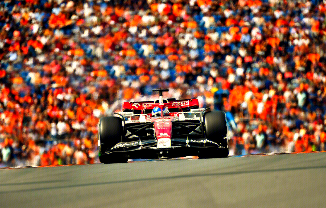 法拉利鏖战梅赛德斯，拉塞尔带队取胜