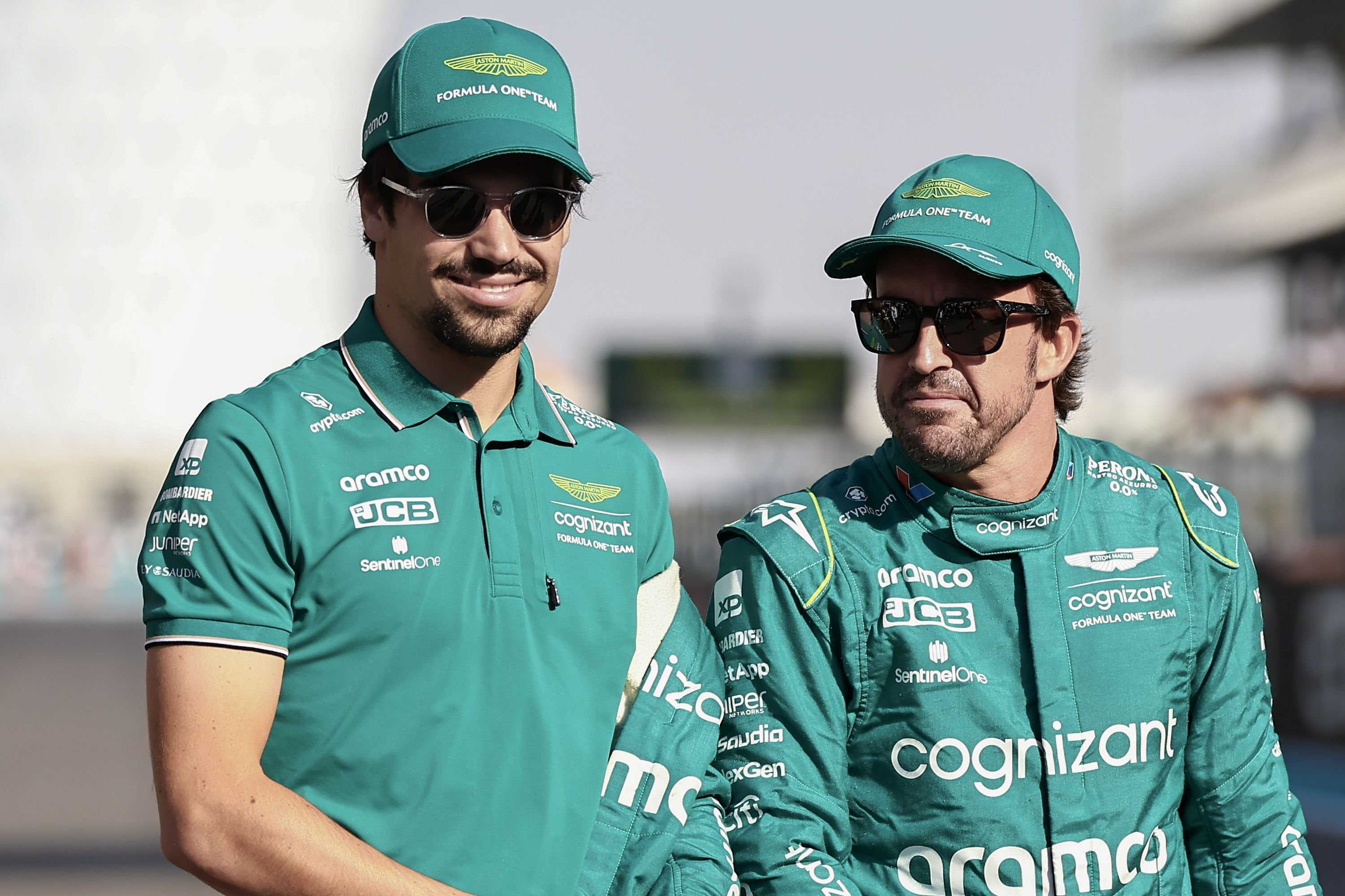 阿斯顿马丁轻取威廉姆斯，塞恩斯点燃赛场